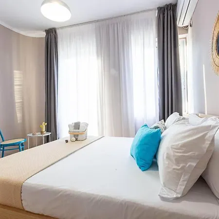 21 - Central, Access